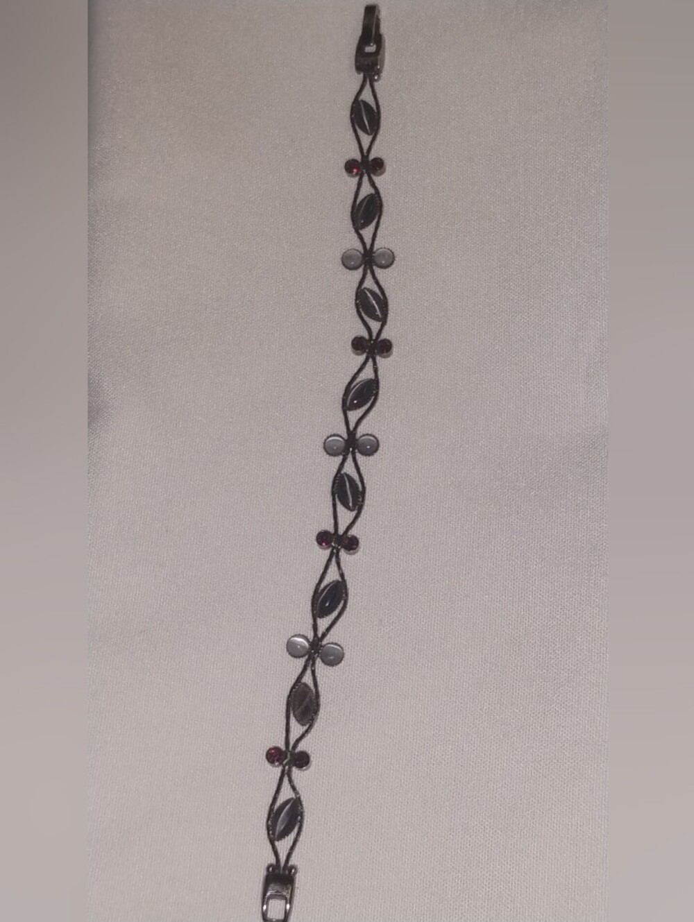 Vintage Gunmetal Link Bracelet W/ Cat's Eye Cabochons Ruby Red Rhinestones